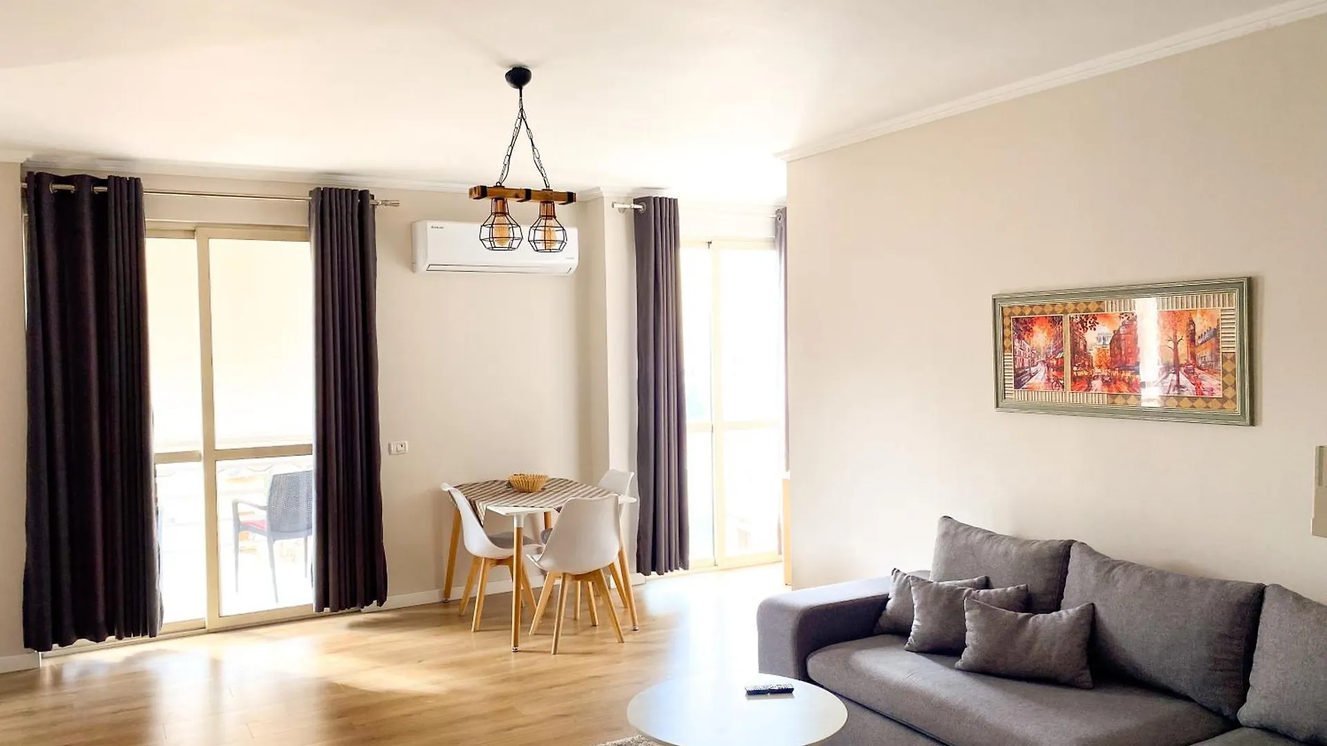 Modern Apartment At New Bazaar, Central Tirana 0*,