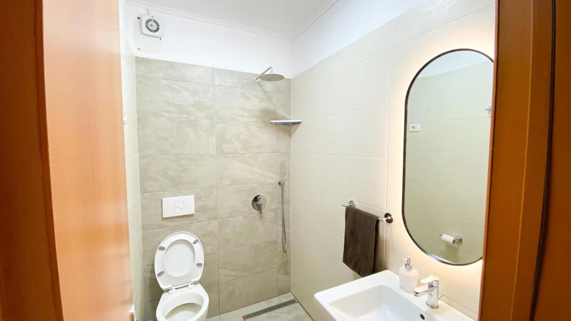Modern Apartment At New Bazaar, Central Tirana